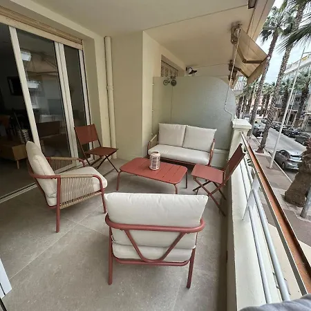 Luxury Location , Ideally Situated Near Sea Apartament