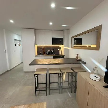 Apartament Luxury Location , Ideally Situated Near Sea